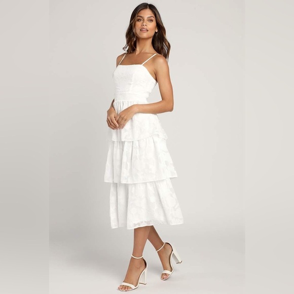 Lulus Grace and Beauty White Burnout Floral Print Tiered Dress Size Medium NWT - Picture 4 of 15